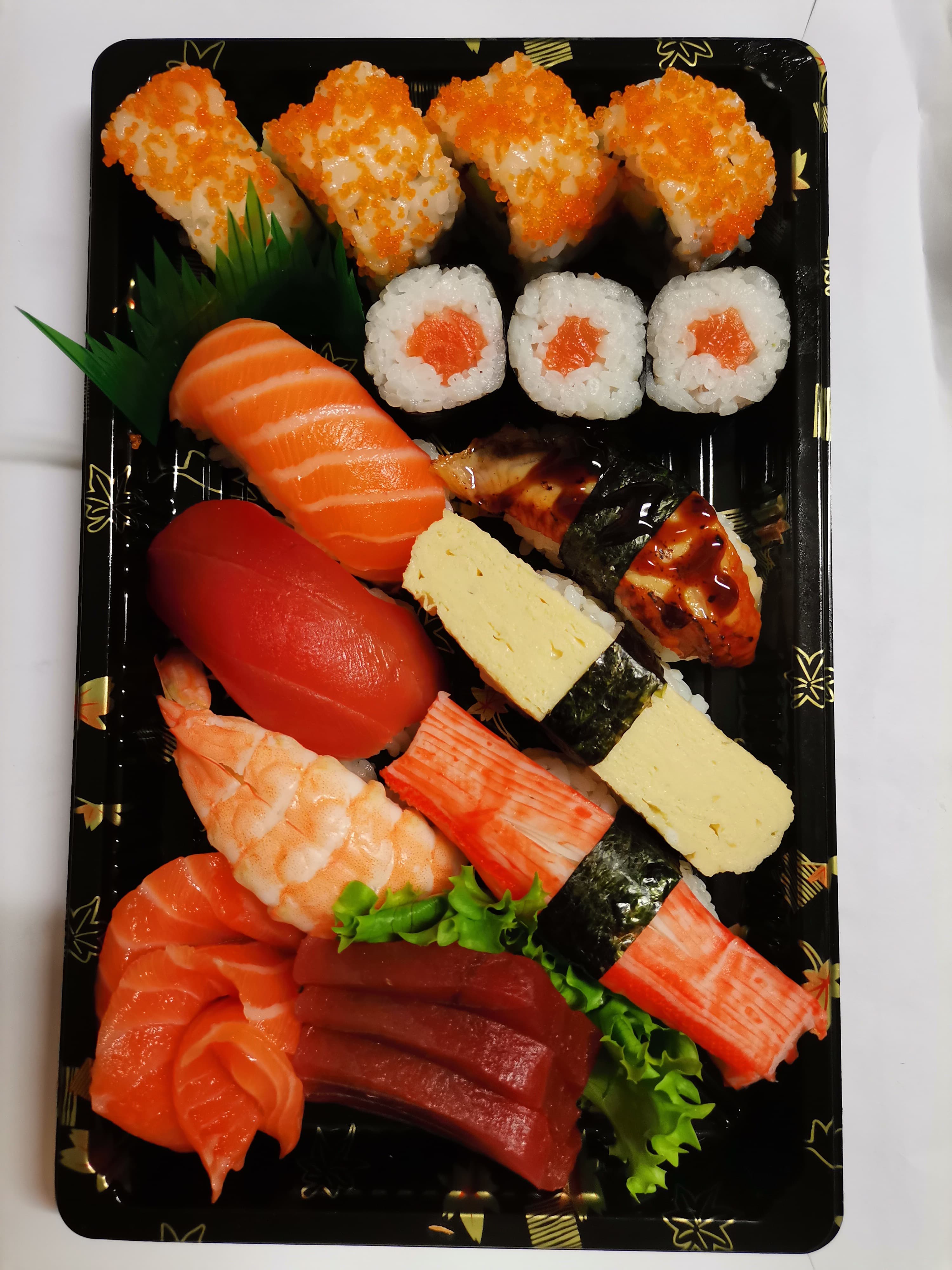 69.Sushi & sashimi mix (19st)